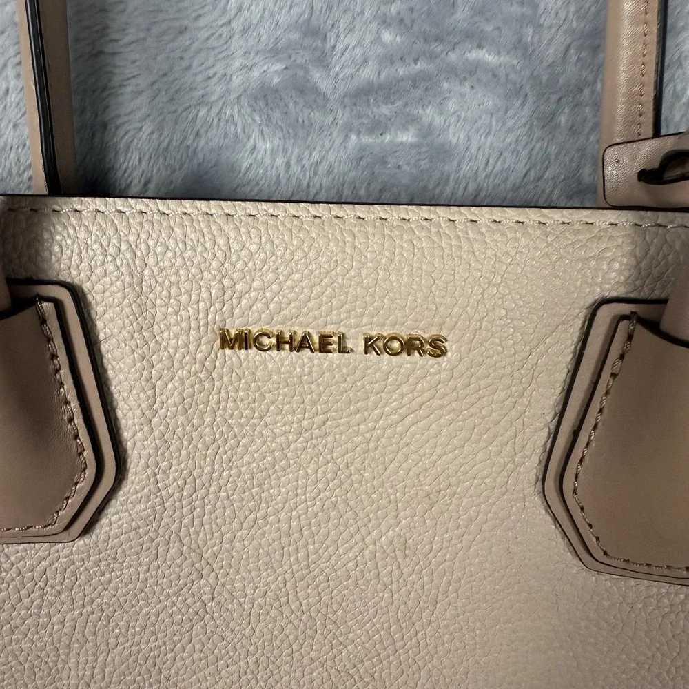 Michael Kors Mercer Women's Pebble Leather Messenger Crossbody Bag Designer